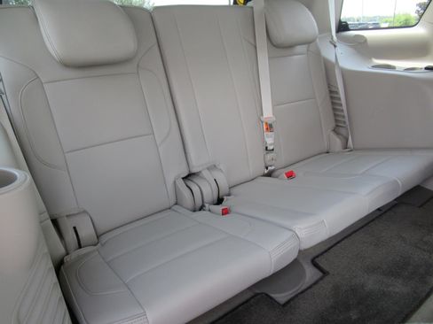 Used 2015 GMC Yukon Denali w/ Premium Package AWD/4WD image 37