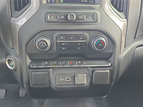 Used 2023 Chevrolet Silverado 1500 Custom image 17