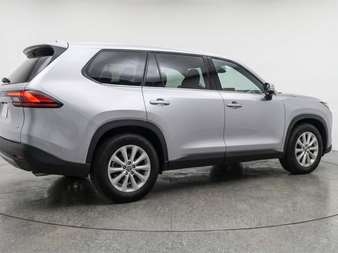 Used 2025 Toyota Grand Highlander FWD image 9