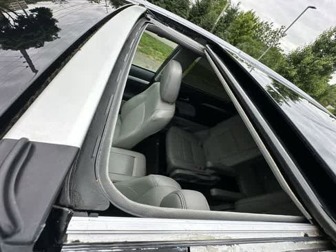 Used 2019 Toyota Highlander XLE AWD/4WD image 6