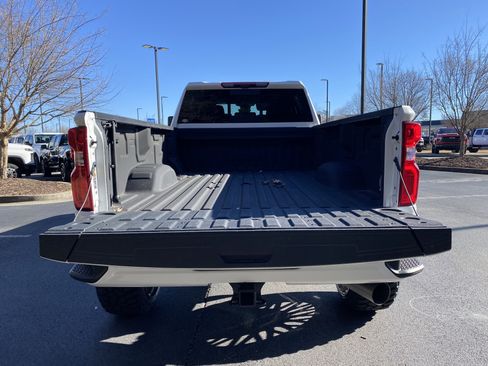 Used 2024 Chevrolet Silverado 2500 High Country w/ High Country Premium Package image 12