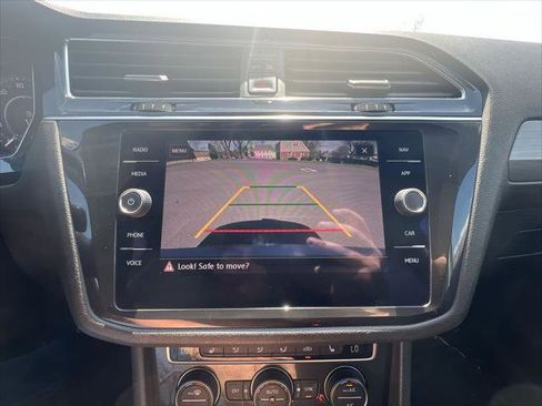 Used 2019 Volkswagen Tiguan SEL AWD/4WD image 17