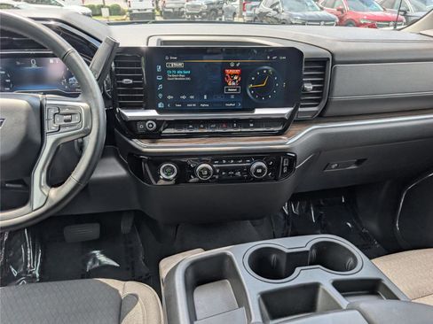 Used 2023 Chevrolet Silverado 1500 LT AWD/4WD image 17