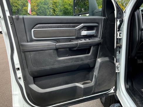 Used 2024 RAM 3500 Big Horn image 23