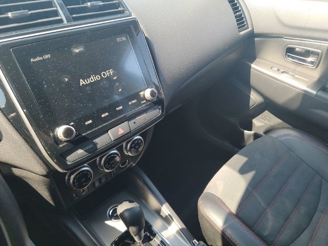 Used 2025 Mitsubishi Outlander Sport AWD image 16