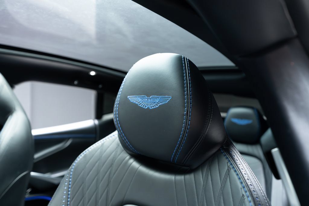 Used 2022 Aston Martin DBX AWD/4WD image 23