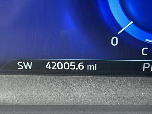 Used 2023 Ford Explorer Platinum w/ Class IV Trailer Tow Package image 42