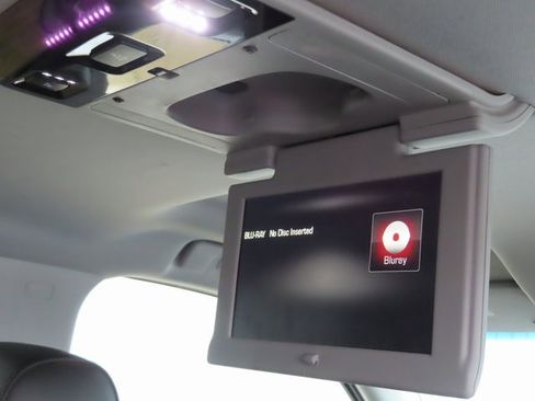 Used 2015 GMC Yukon XL Denali w/ Enhanced Security Package image 27