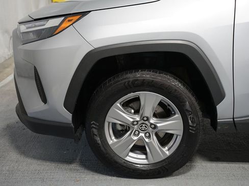 Used 2024 Toyota RAV4 XLE FWD image 5
