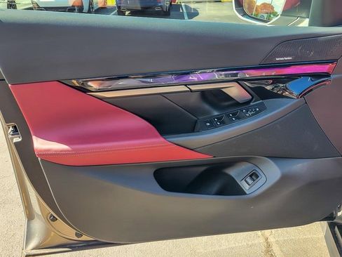 Used 2025 BMW 540i xDrive image 18