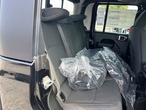 New 2026 Jeep Gladiator Sport image 27