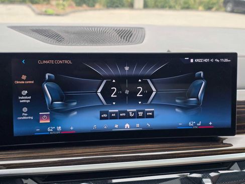 Used 2024 BMW X5 xDrive50e image 32