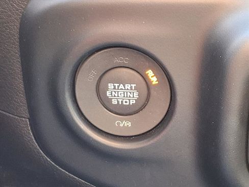 Used 2023 Jeep Gladiator Willys image 15