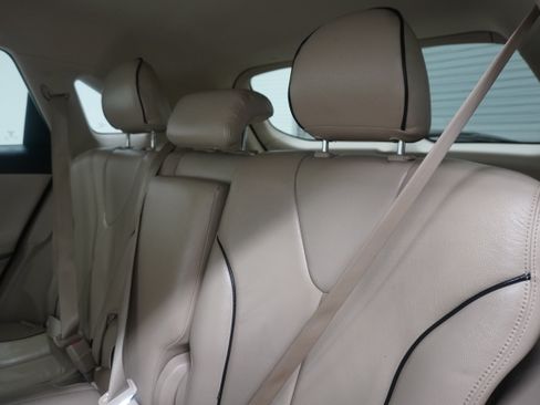 Used 2011 Toyota Venza FWD image 12