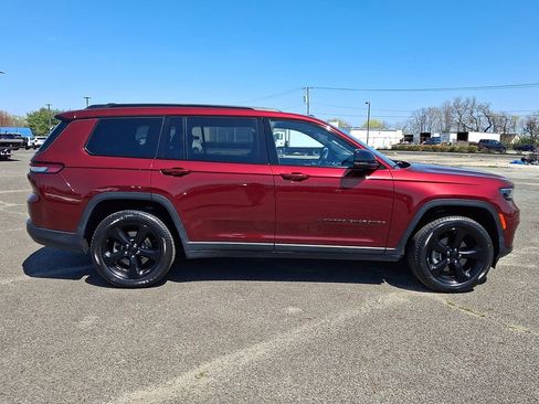 Used 2024 Jeep Grand Cherokee L Altitude AWD/4WD image 13