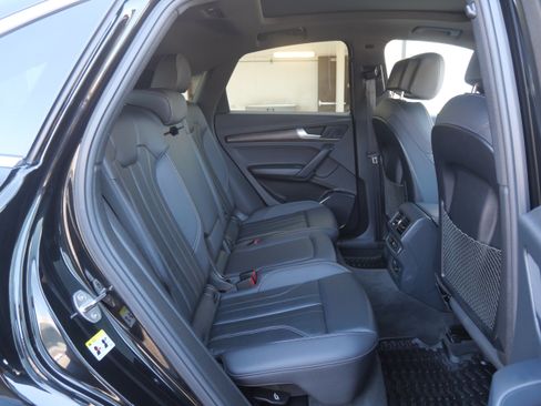 Used 2023 Audi Q5 2.0T Premium w/ Convenience Package image 12