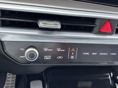 Used 2025 Kia Sorento SX Prestige image 38