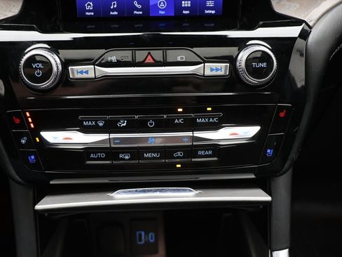 Used 2022 Ford Explorer Platinum w/ Equipment Group 601A image 23