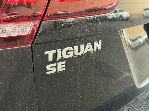 Used 2019 Volkswagen Tiguan SE FWD image 12