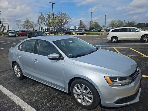 Used 2014 Volkswagen Jetta SE image 2