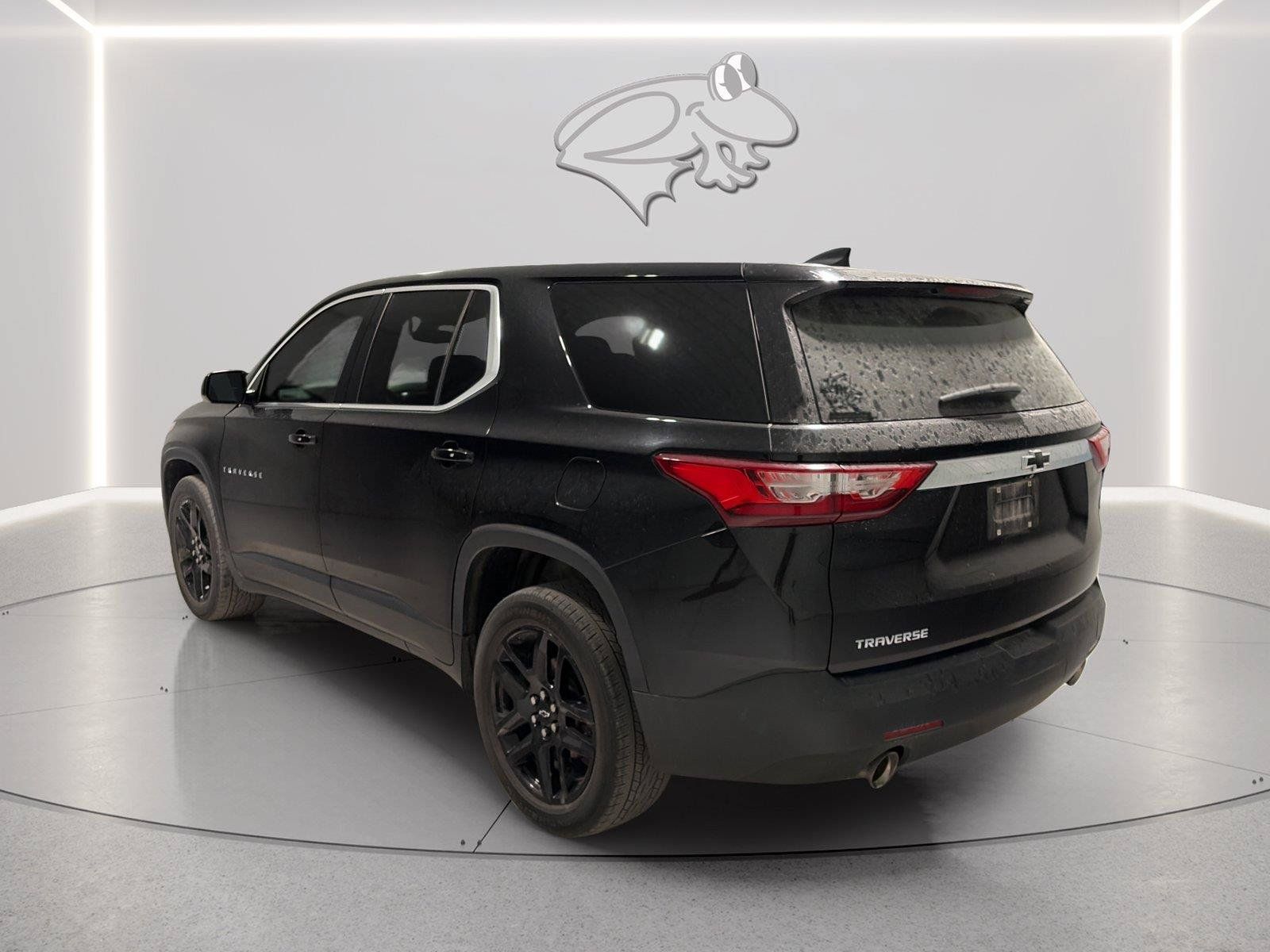Used 2021 Chevrolet Traverse LS FWD image 3