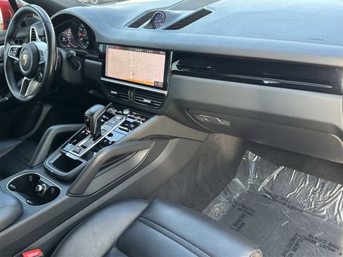 Used 2021 Porsche Cayenne S image 21