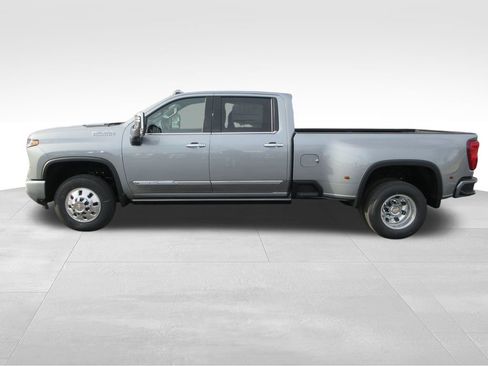 New 2026 Chevrolet Silverado 3500 High Country w/ High Country Premium Package image 3