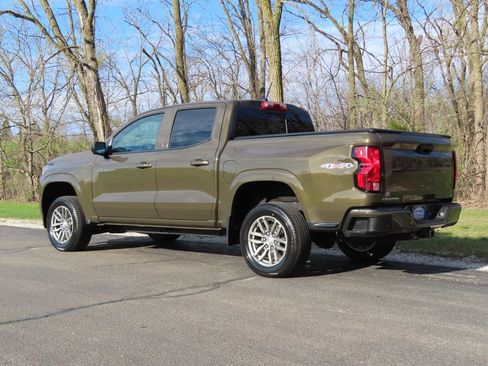 Used 2023 Chevrolet Colorado LT w/ LT Convenience Package II AWD/4WD image 24