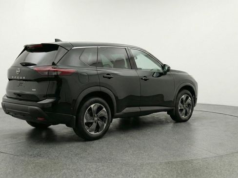 Used 2025 Nissan Rogue SV FWD image 9