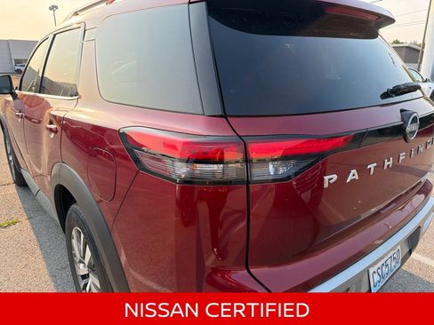Certified 2025 Nissan Pathfinder SL AWD/4WD image 11