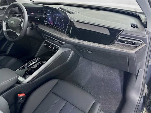 New 2025 Audi Q5 Premium image 27