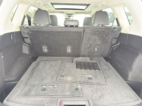 Used 2023 Nissan Rogue SV w/ SV Premium Package image 36