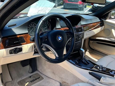 Used 2011 BMW 328i Convertible image 14