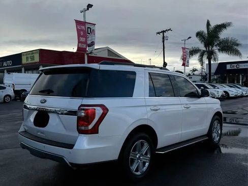 Used 2018 Ford Expedition XLT w/ Equipment Group 202A image 3