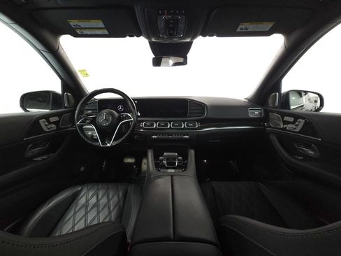 Used 2024 Mercedes-Benz Maybach GLS 600 4MATIC image 27