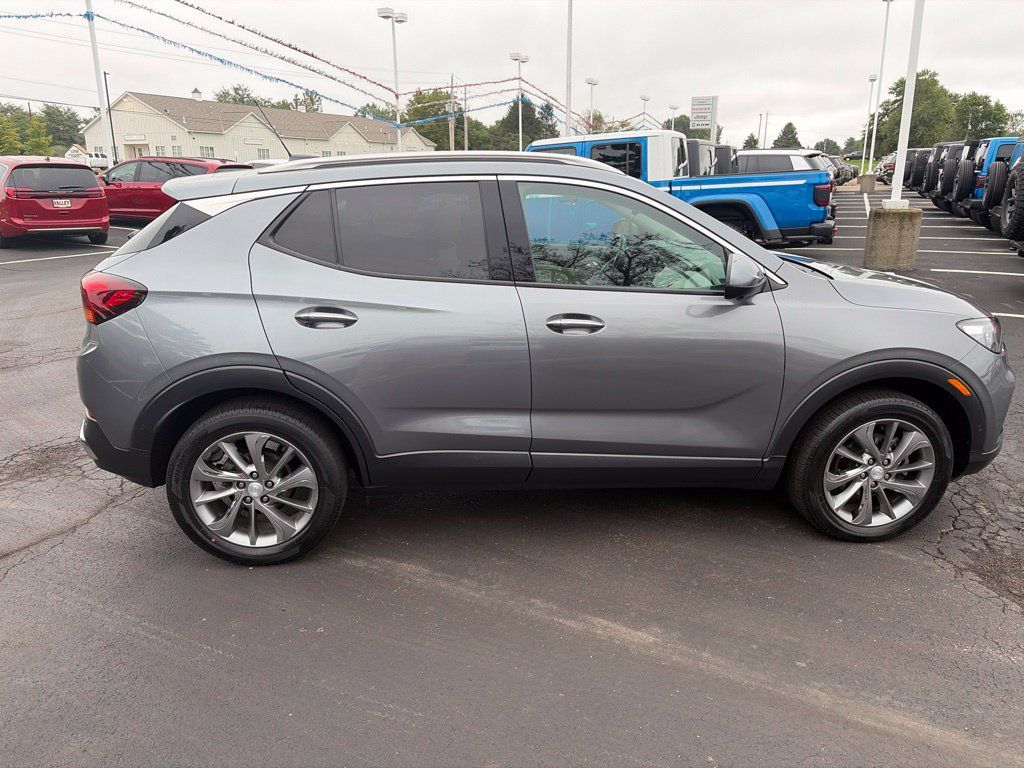 Used 2021 Buick Encore GX Essence w/ Advanced Technology Package AWD/4WD image 8