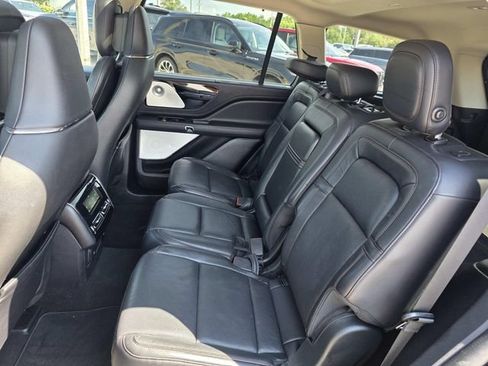 Certified 2020 Lincoln Aviator Reserve w/ Equipment Group 202A AWD/4WD image 7