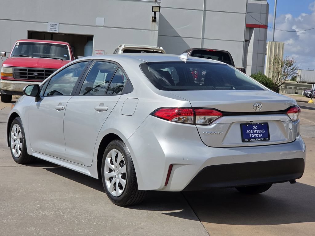Used 2026 Toyota Corolla LE FWD image 7