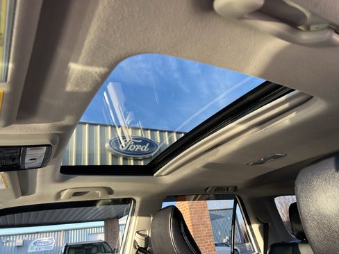 Used 2018 Toyota 4Runner Limited image 14