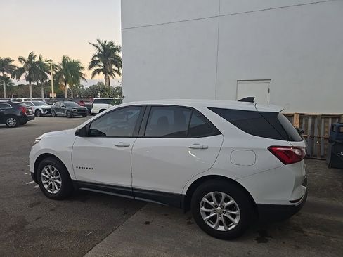Used 2018 Chevrolet Equinox LS image 4