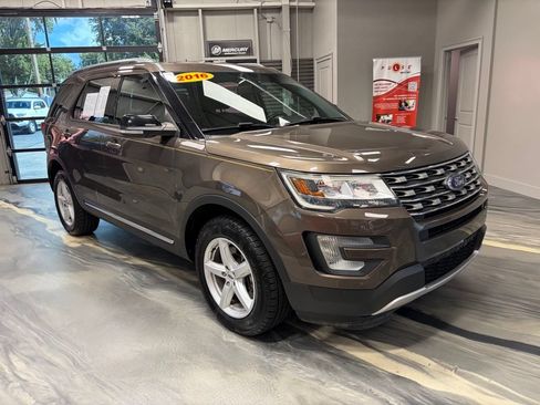 Used 2016 Ford Explorer XLT w/ Equipment Group 202A AWD/4WD image 1