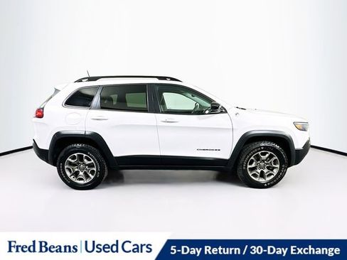 Used 2022 Jeep Cherokee Trailhawk w/ Premium Leather Package AWD/4WD image 9