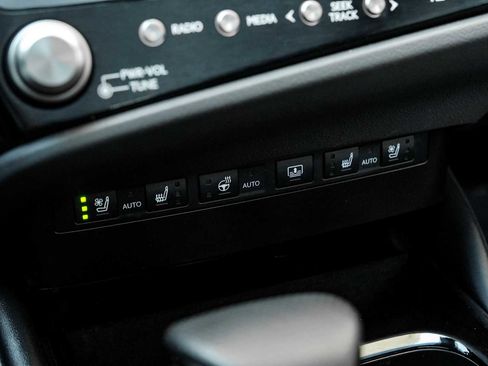 Used 2024 Lexus ES 350 F Sport w/ Accessory Package (Z2) image 27