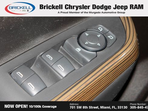 Used 2023 GMC Acadia SLE image 28