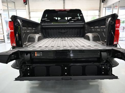New 2026 Chevrolet Silverado 2500 High Country w/ High Country Premium Package AWD/4WD image 9