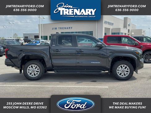 Used 2024 Toyota Tacoma SR5 AWD/4WD image 1