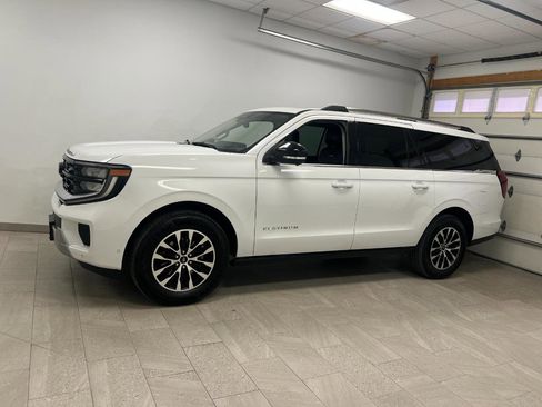 Used 2025 Ford Expedition Max Platinum AWD/4WD image 2