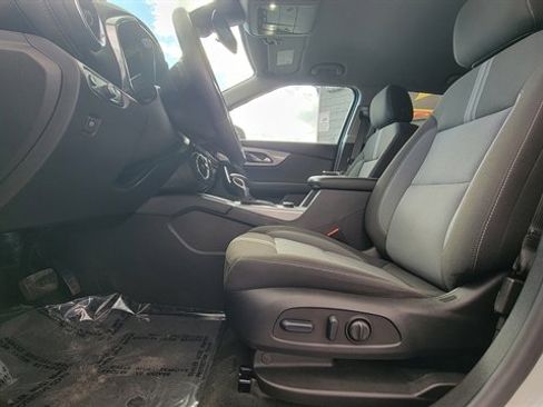 Used 2025 Chevrolet Blazer LT image 17