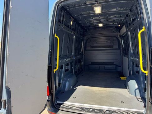 Used 2019 Mercedes-Benz Sprinter 144 image 31