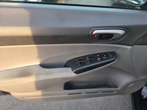 Used 2010 Honda Civic LX image 5